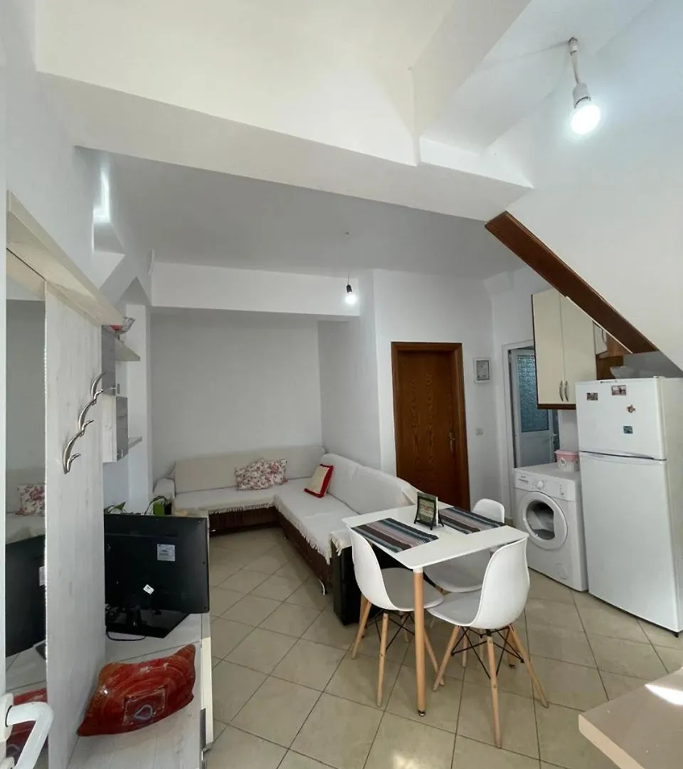 B Apartment 6 Sarande 0*,